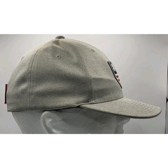 Black Clover Live Lucky Tan FlexFit Hat Cap Red White‎ Blue Logo S / M Rawlings - Picture 7 of 11